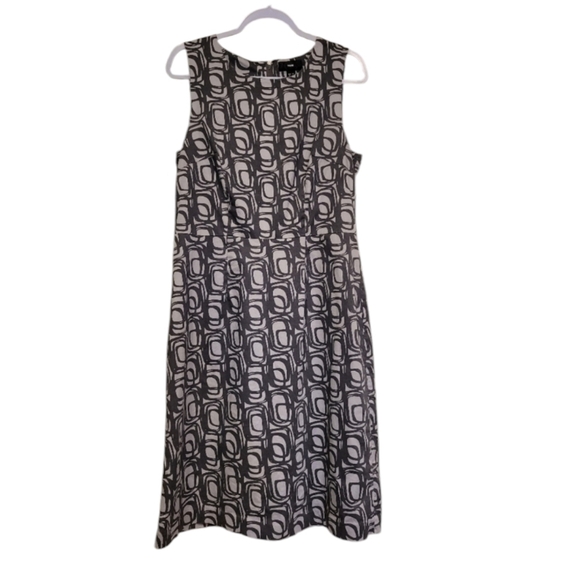 H&M Dresses & Skirts - H & M sleeveless grey geometric design midi dress. SZ 14